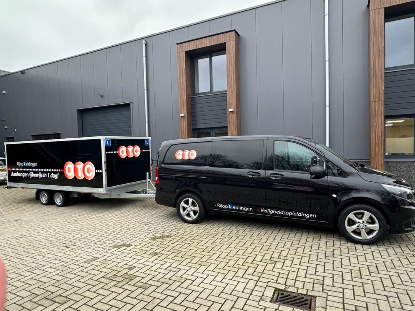 Rijbewijs BE E achter B